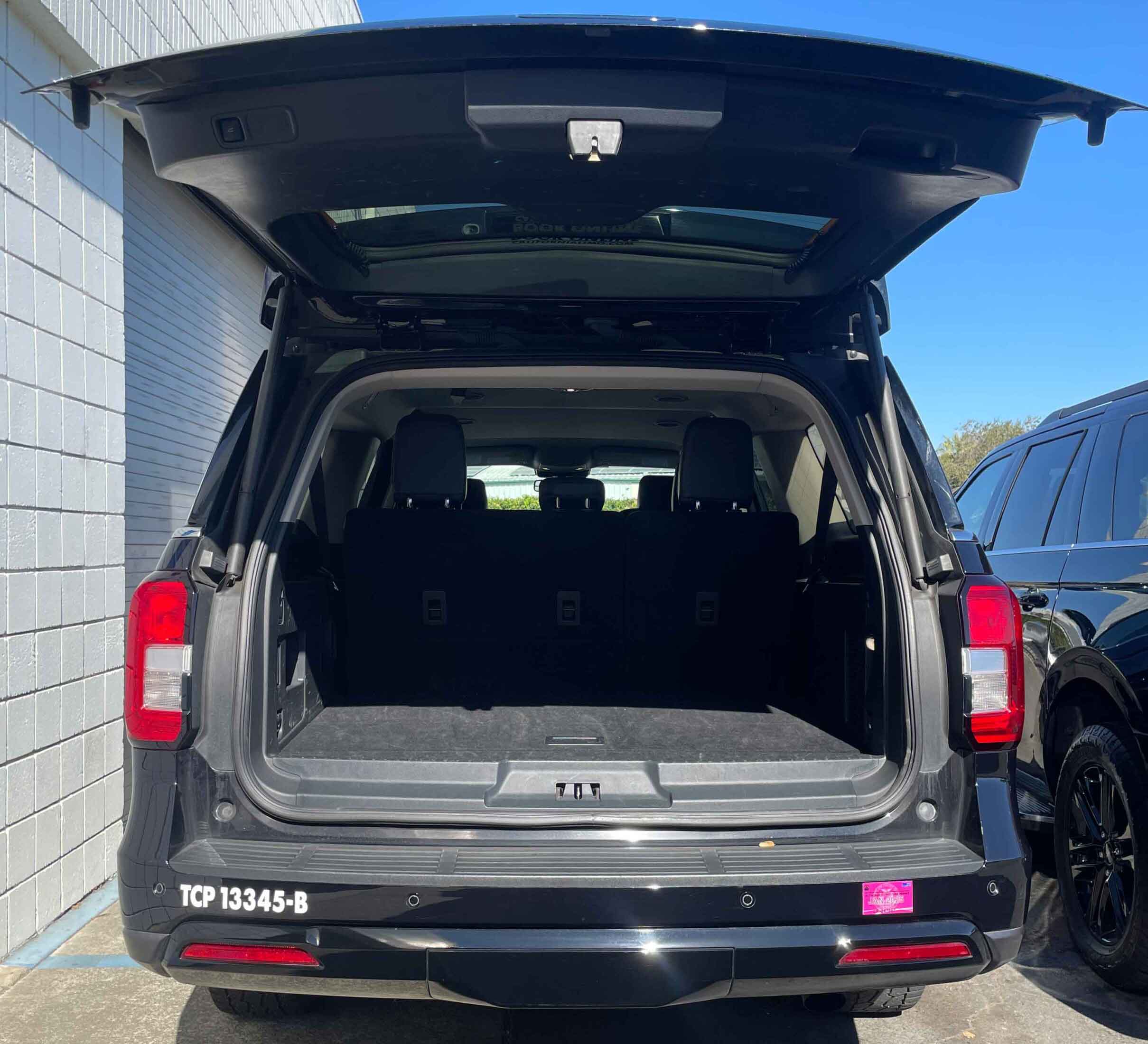 SUV-exterior-scaled Airport Shuttles Stockon